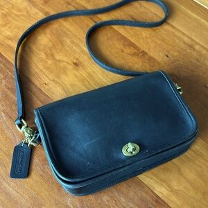 Vintage Coach Black Leather crossbody